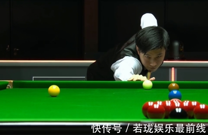 球迷们展开 球迷们展开